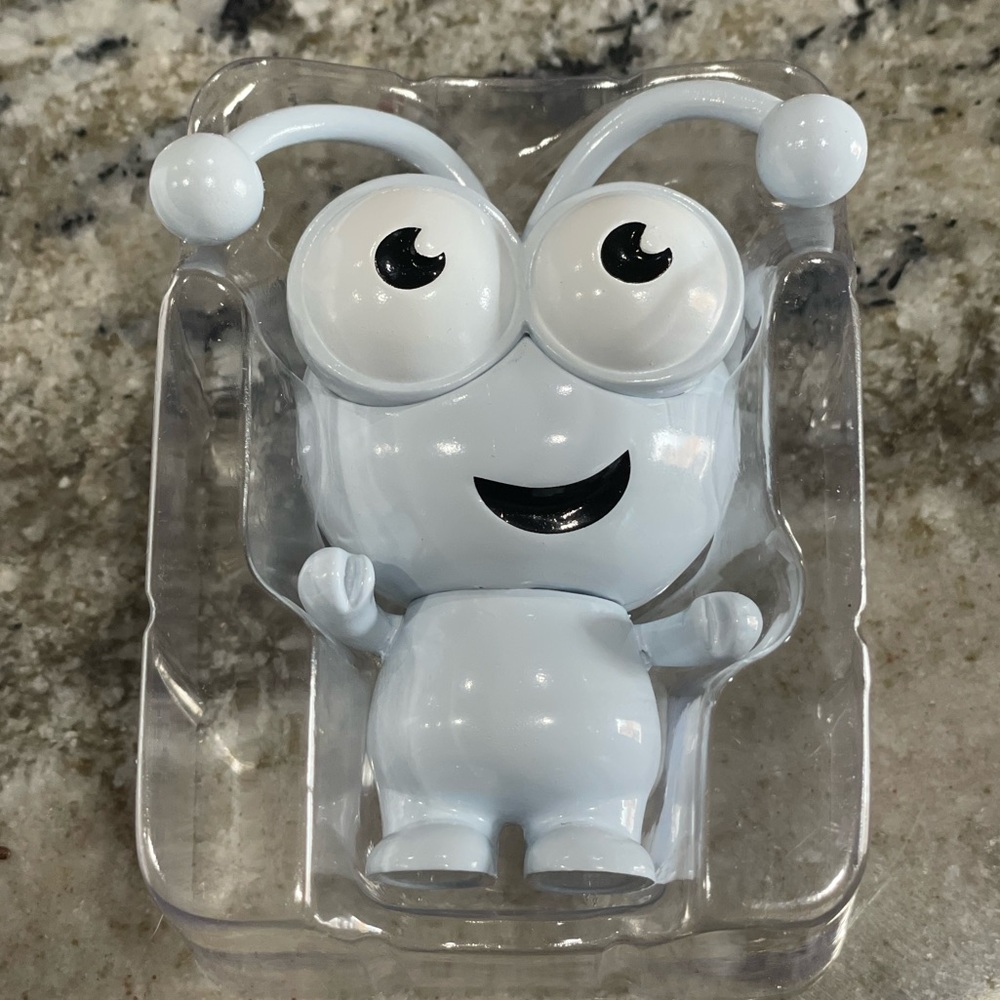 Cricut Cutie Mist NIB - Picture 1 of 2